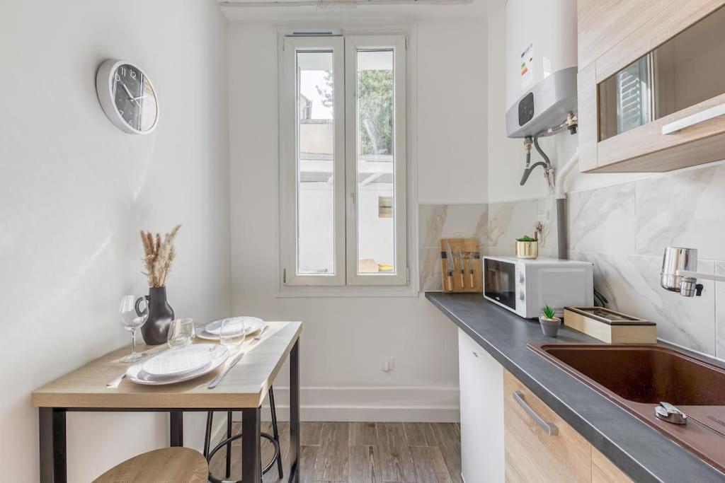 Appartement Moderne, Proche Porte De Versailles Et Gare De Clamart Malakoff Bagian luar foto